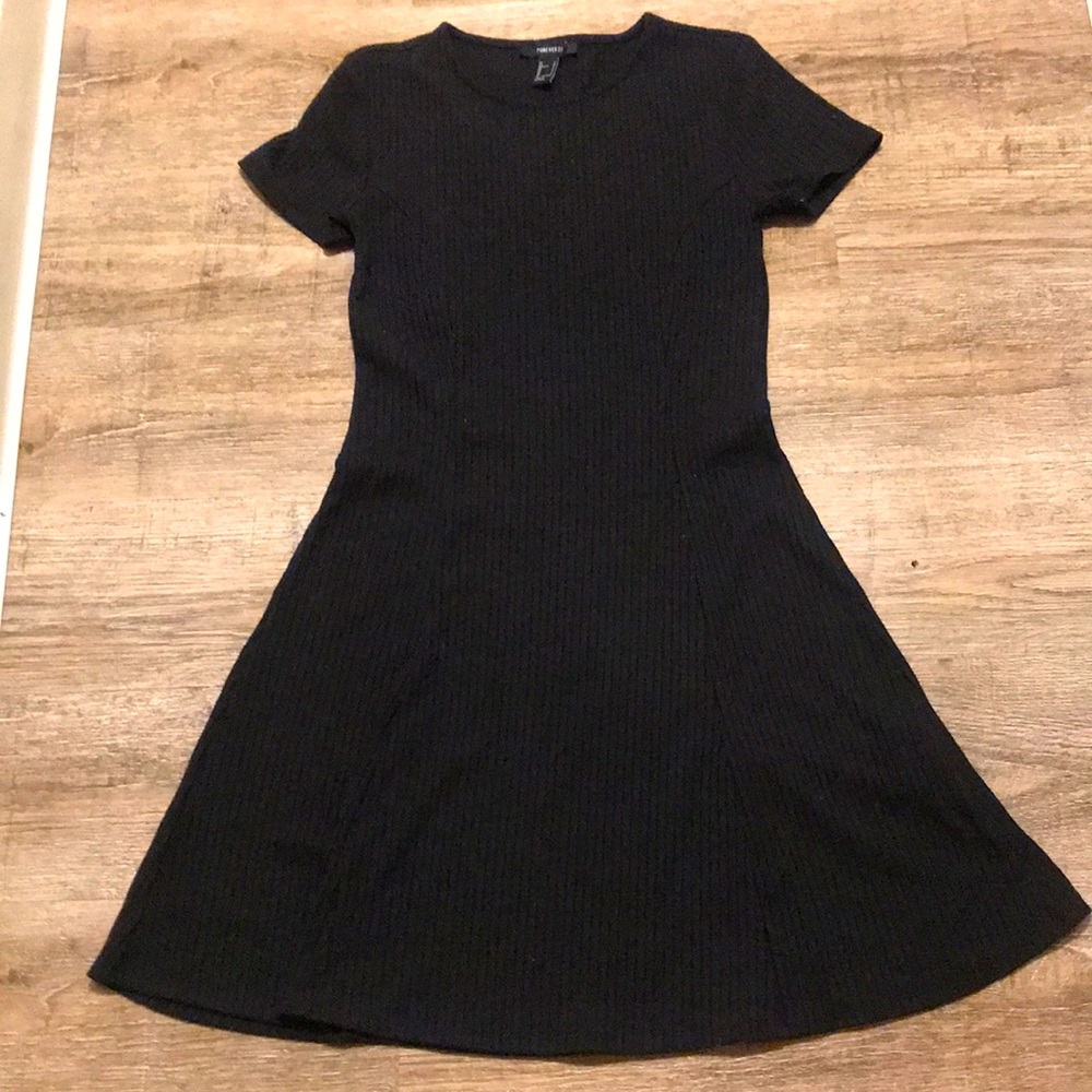 FOREVER 21 black short-sleeve sweater dress